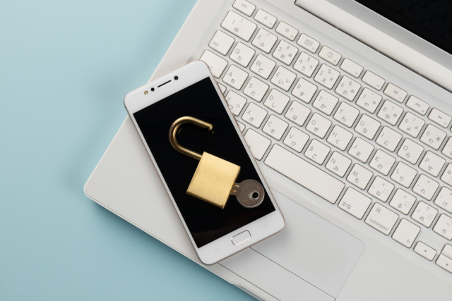 ノートPC 鍵 スマホ
