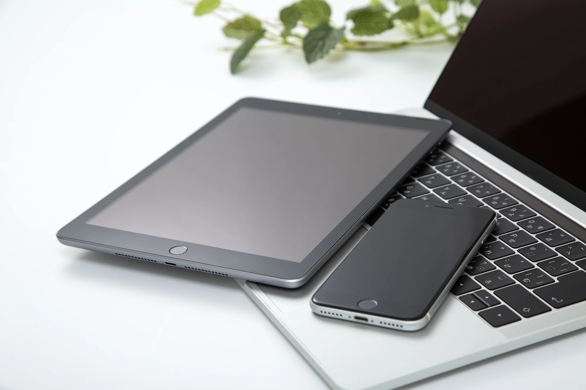 ノートPCとスマホとタブレット