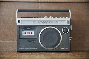 古いラジカセ