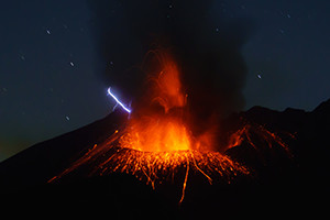 【地学】地形クイズ！火山ができる原因は何？