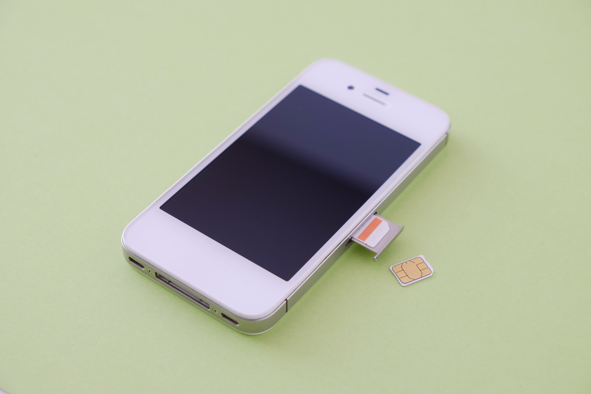 SIMカードを認識しない原因と対処法をAndroid・iPhoneごとに解説
